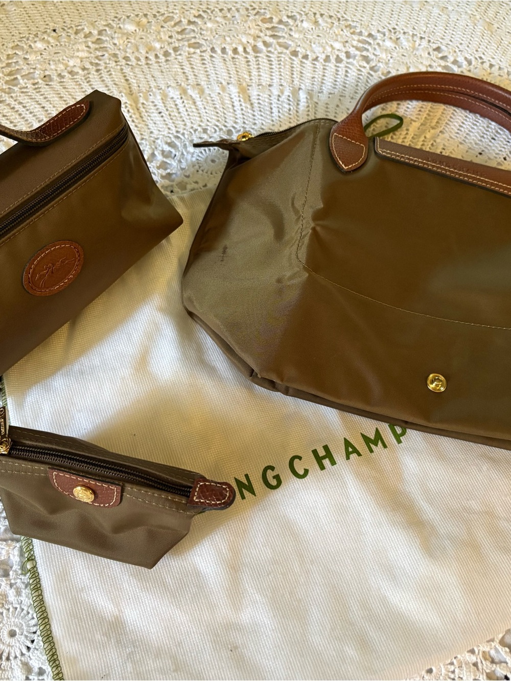 Longchamp Brown Nylon Trio with Tan Leather Trim - Picture 2 of 10